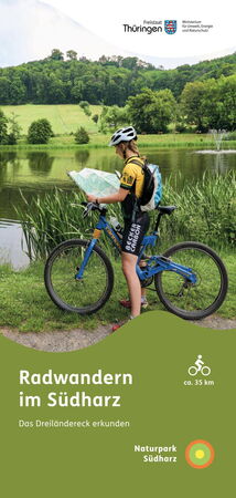 Vorderseite des Flyers zum Radwandern im Südharz, mit einem Radfahrer vor einem See als Motiv