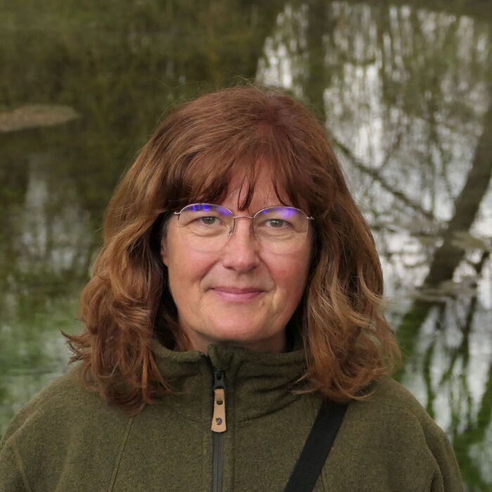 Porträt der Naturparkmitarbeiterin Anja Apel, zuständig für Öffentlichkeitsarbeit und Umweltbildung